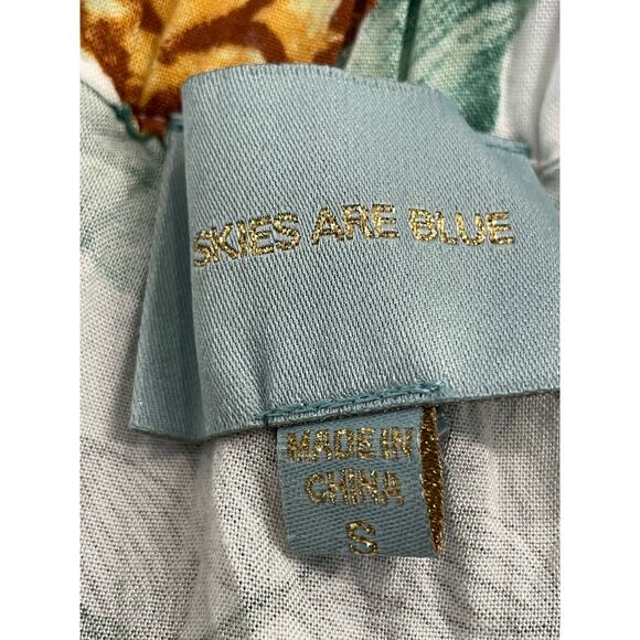 Skies are Blue off the shoulder leaf and flower top SM - Picture 3 of 8